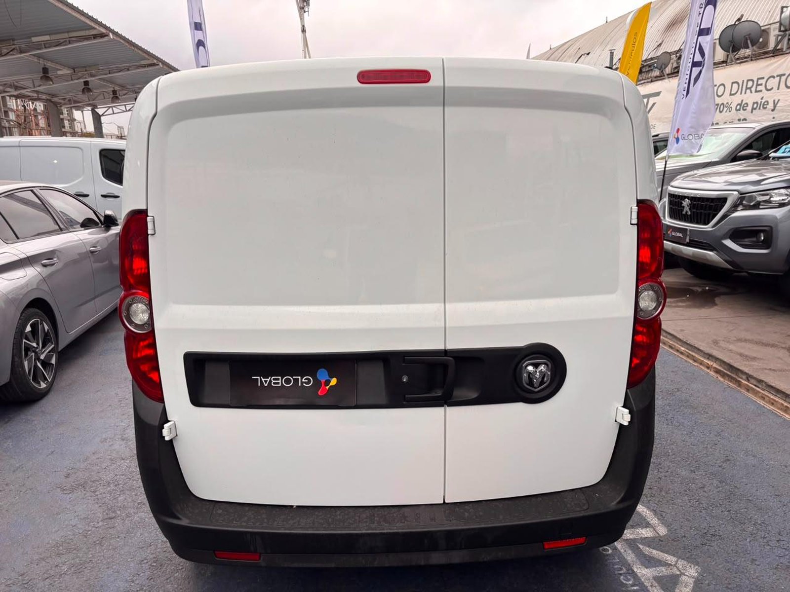 RAM VAN 1000 2022 - Imagen 7 de 10