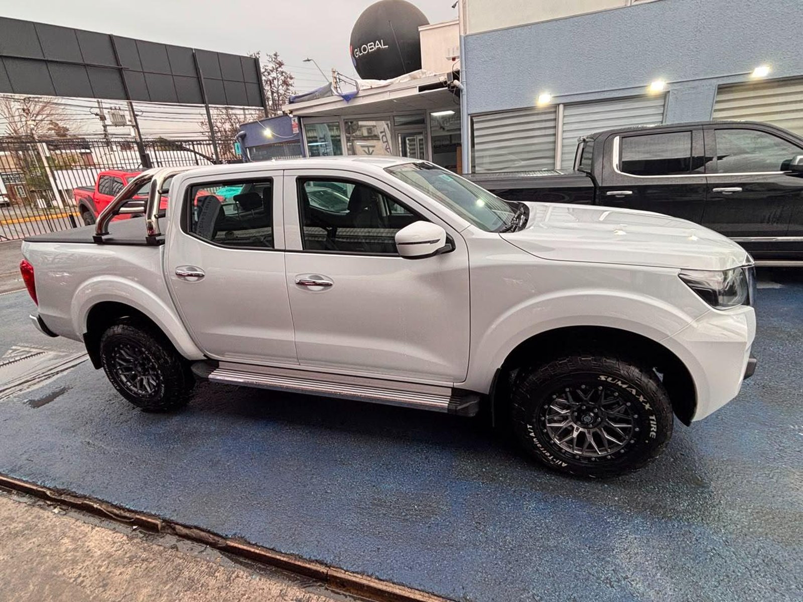 Nissan NAVARA (D23) DC 2.3 HO AT 4X4 XE 4X4 2.3 DIESEL 2024 - Imagen 4 de 10