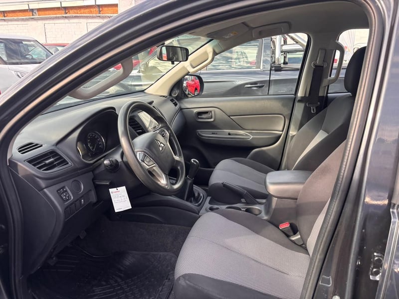 Mitsubishi L200 KATANA CR 2.4 Diesel 2023 - Imagen 10 de 10