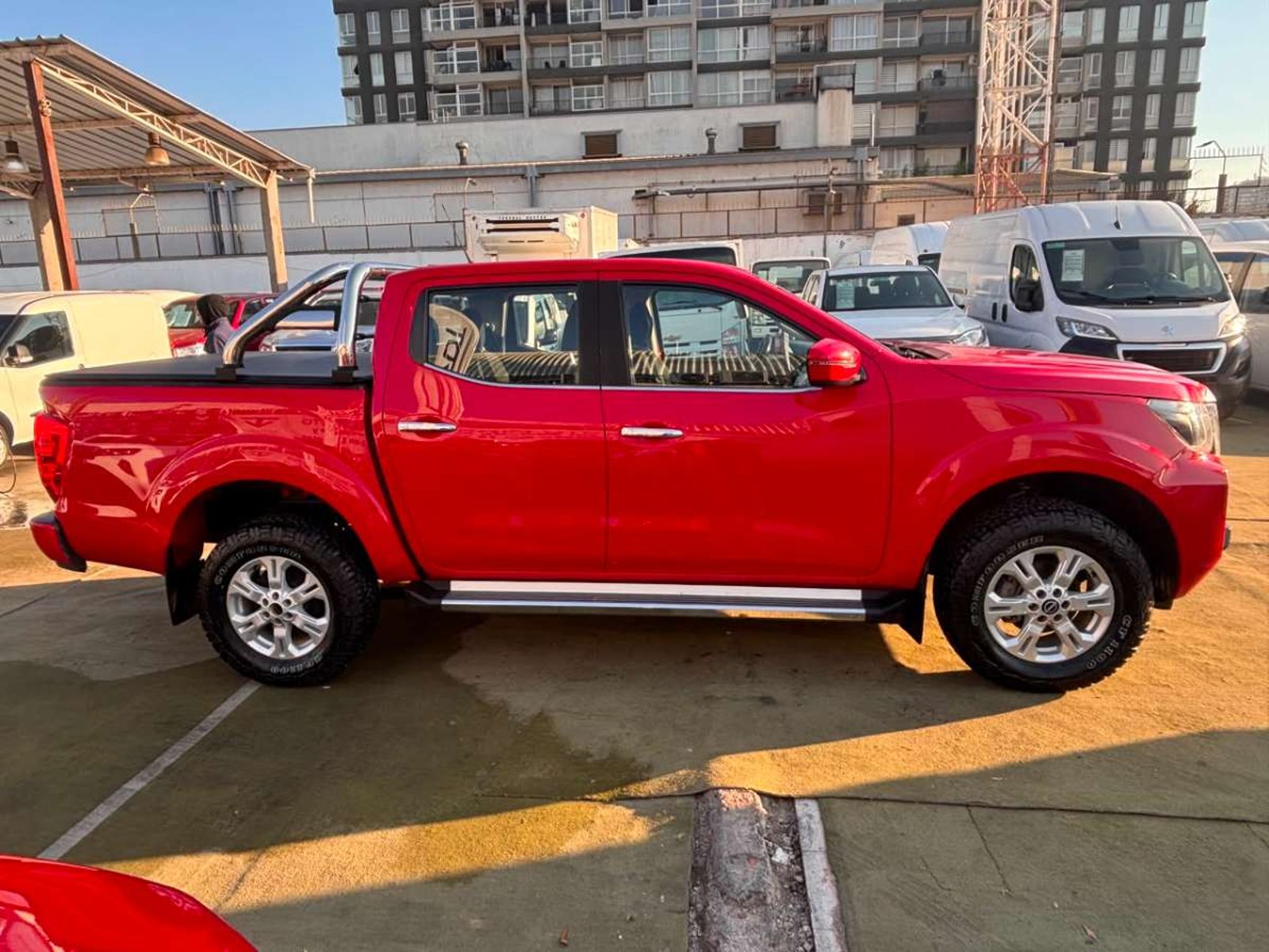 Nissan NAVARA D CAB MT 4X4 2.3 2023 - Foto 5 de 10