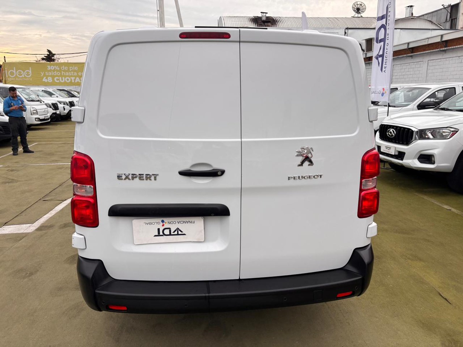 Peugeot EXPERT Premium Long 2.0 HDi 2023 - Imagen 7 de 10