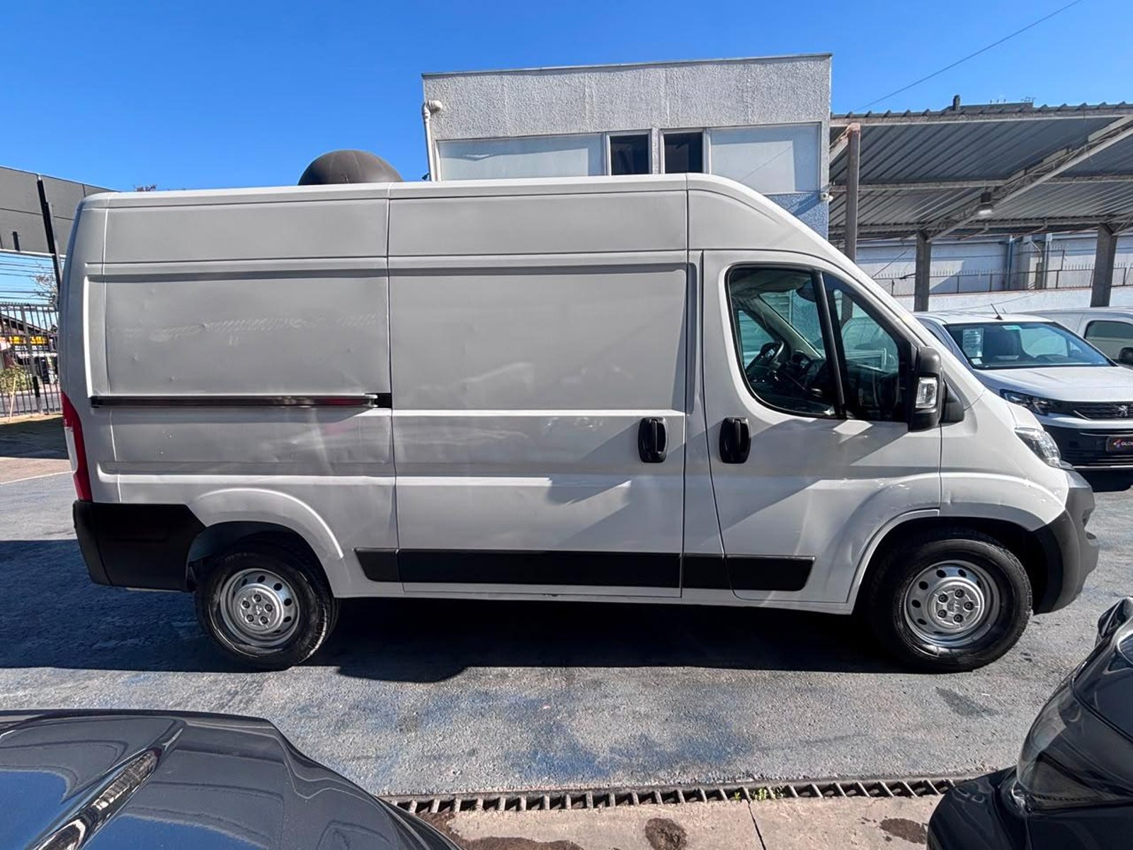 Peugeot BOXER - FURGON 2023 - Imagen 4 de 10