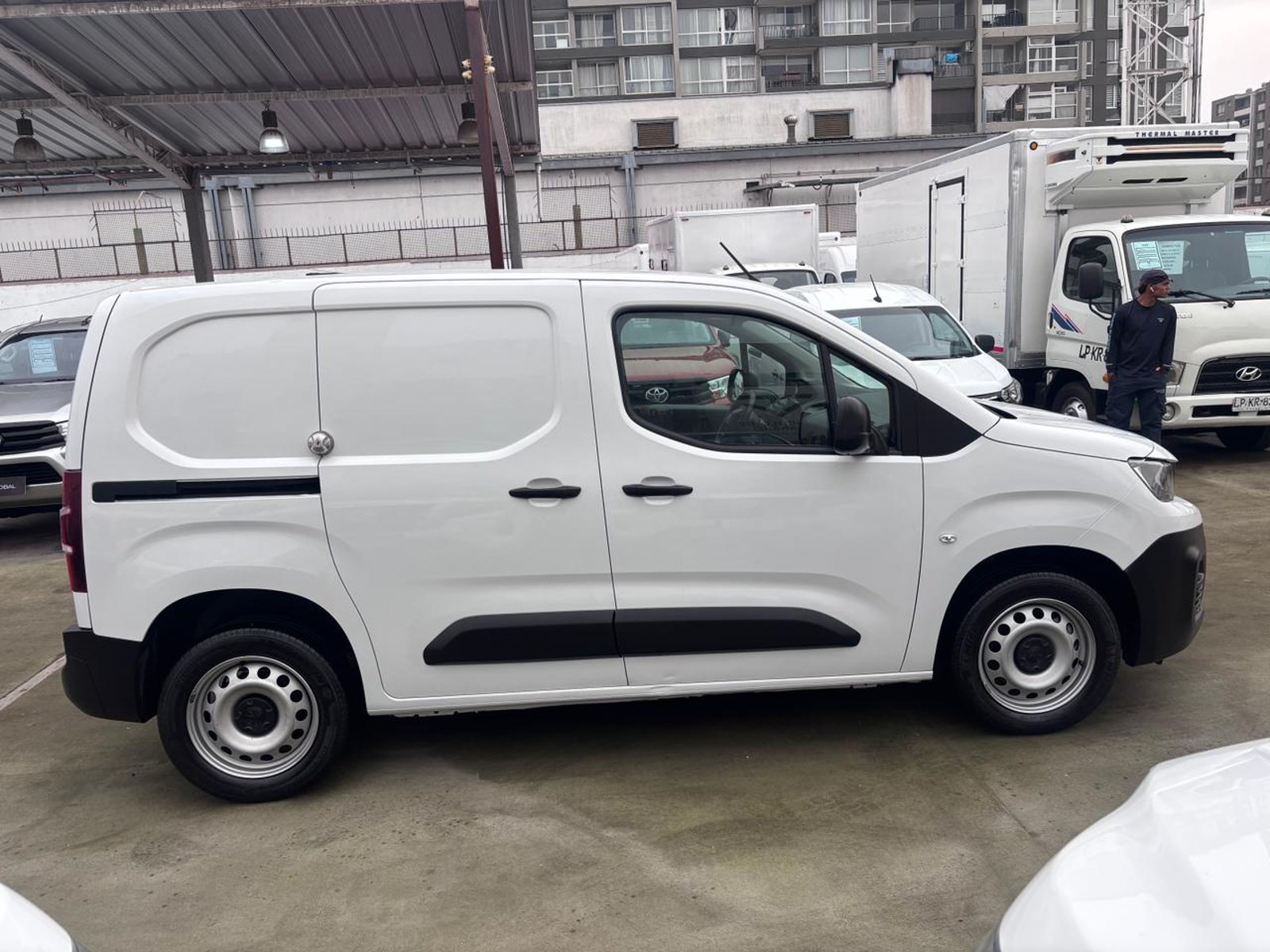 Peugeot PARTNER 2023 - Imagen 5 de 10