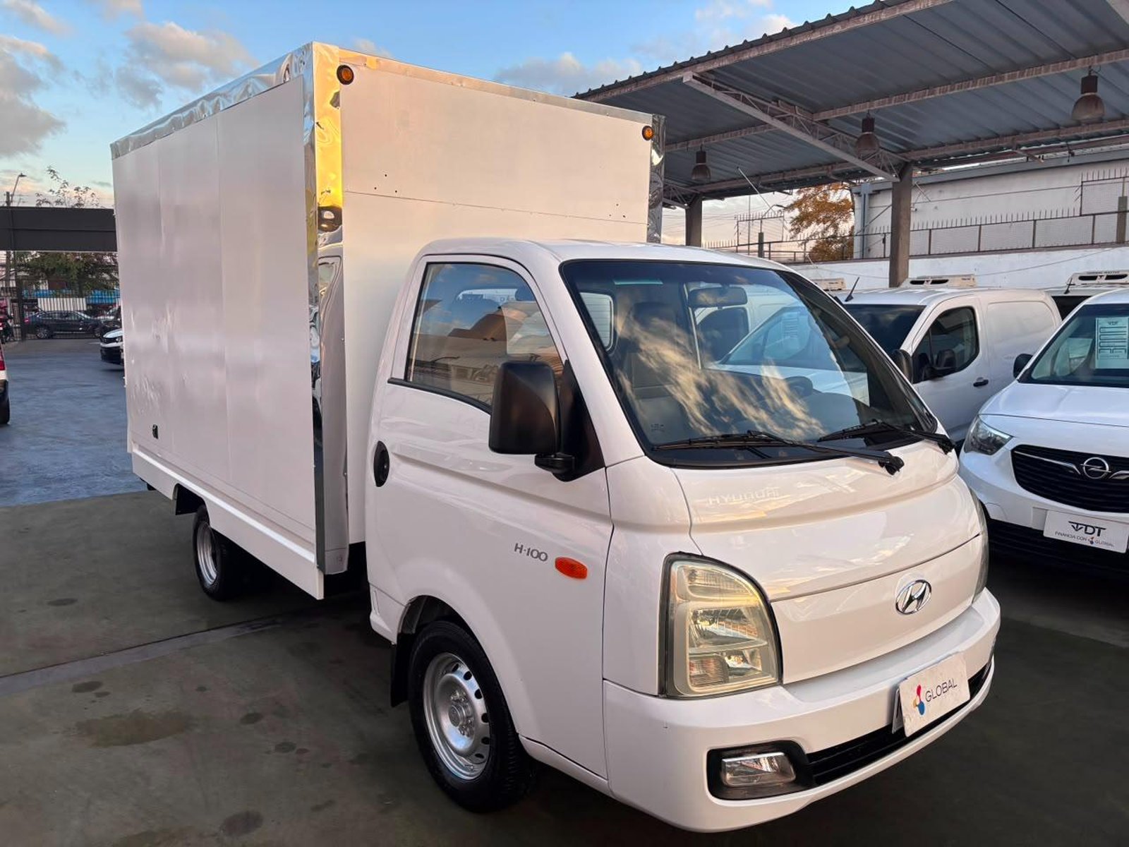 Hyundai PORTER II HI SUPER DOHC 2.5 2022 - Foto 3 de 10