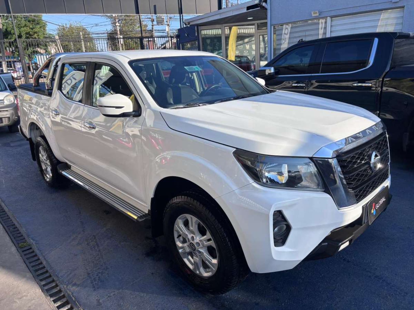 Nissan NAVARA D CAB 2.3 xe 4x2 2021 - Foto 3 de 10