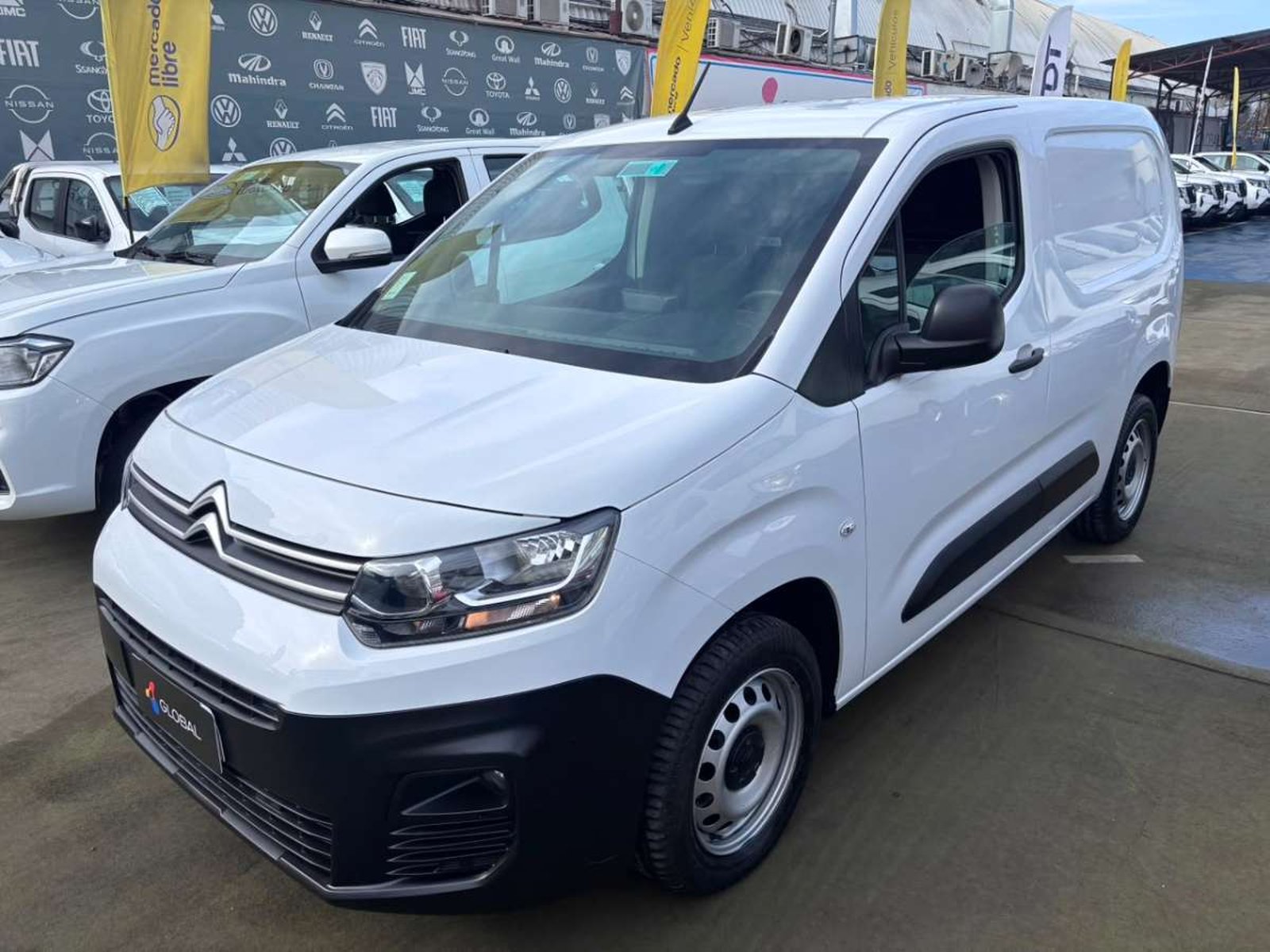 Citroën BERLINGO BLUEHDI 1.5 2024 - Foto 3 de 10