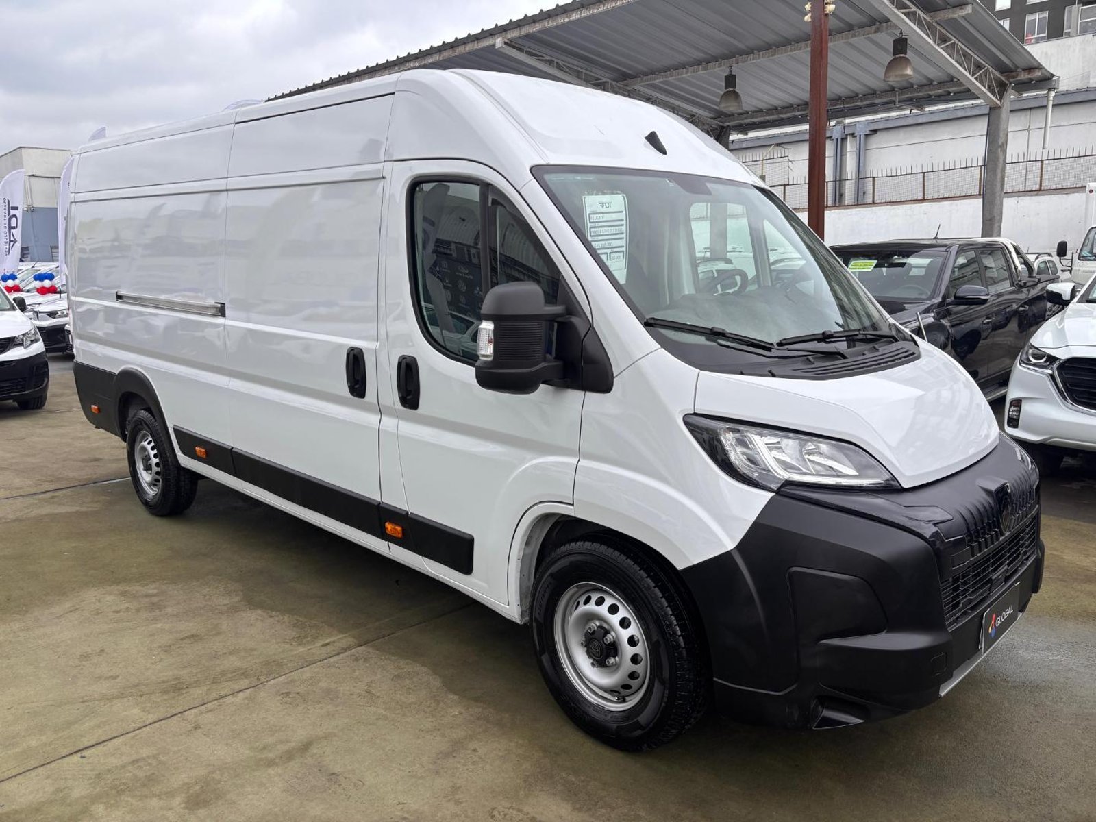 Peugeot Boxer L4H2 2.2 Diesel 2026 - Imagen 3 de 10