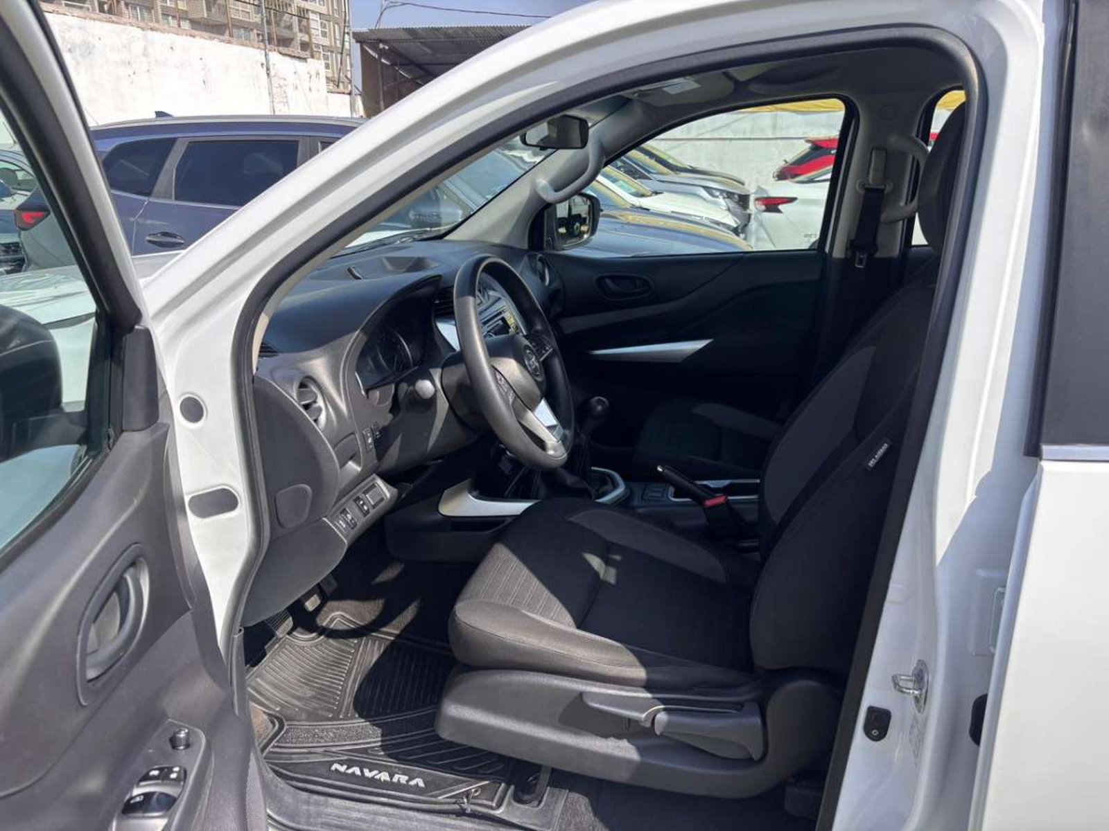 Nissan NAVARA D CAB MT 4X4 2.3 2022 - Imagen 10 de 10