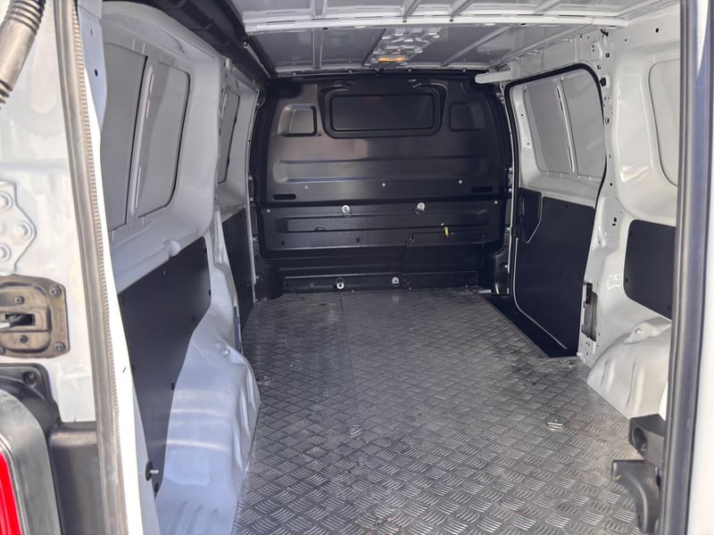 Peugeot EXPERT Premium Long 2.0 HDi 2023 - Imagen 9 de 10