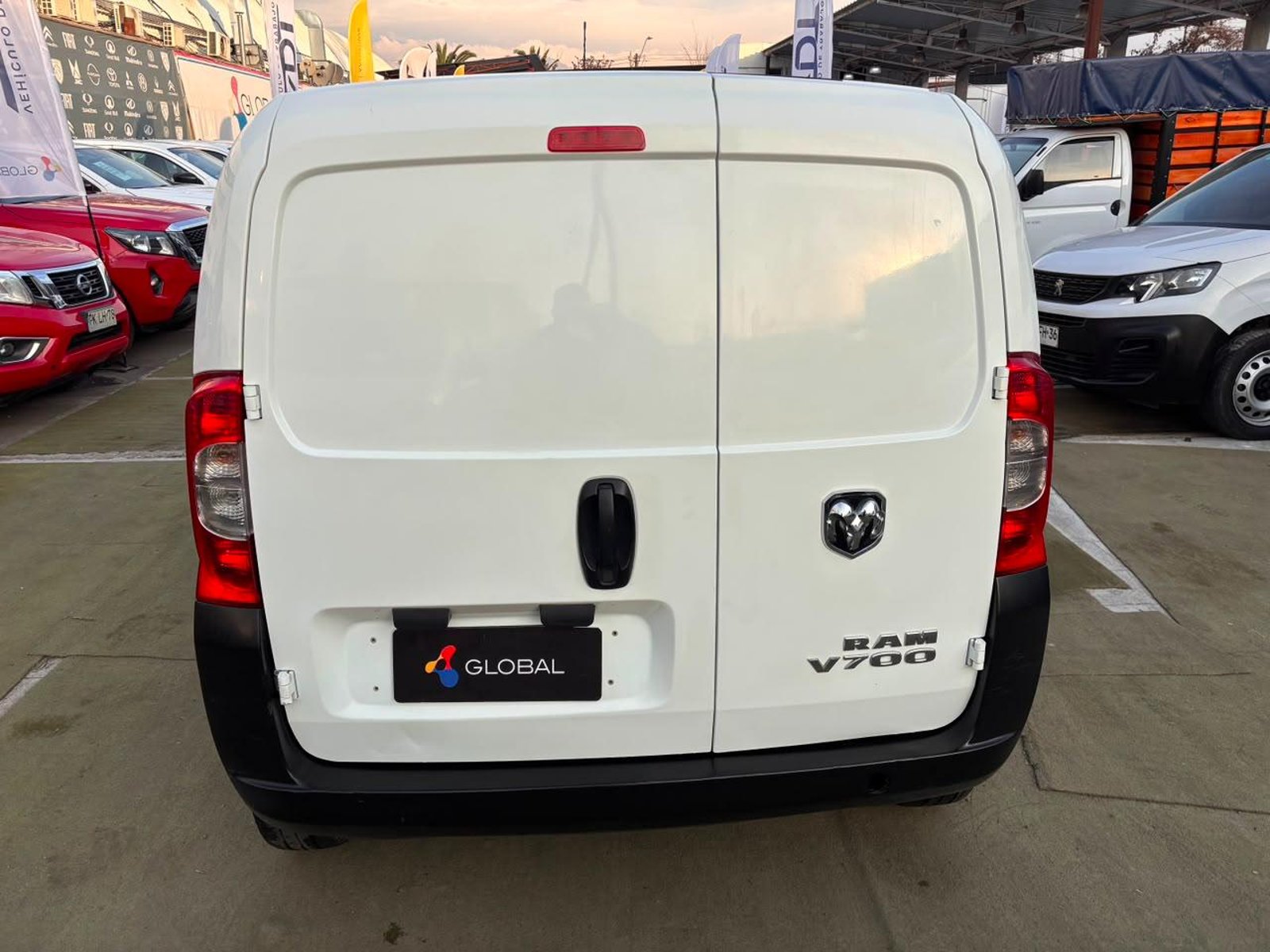 RAM VAN 700 CITY 2023 - Imagen 7 de 10
