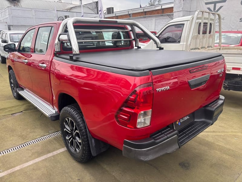 Toyota HILUX 4X4 2.4 MT 2024 - Imagen 6 de 10