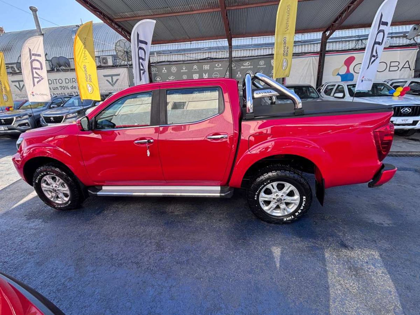 Nissan NAVARA D CAB 4X4 2.3 AT XE AT 4X4 2022 - Imagen 4 de 10