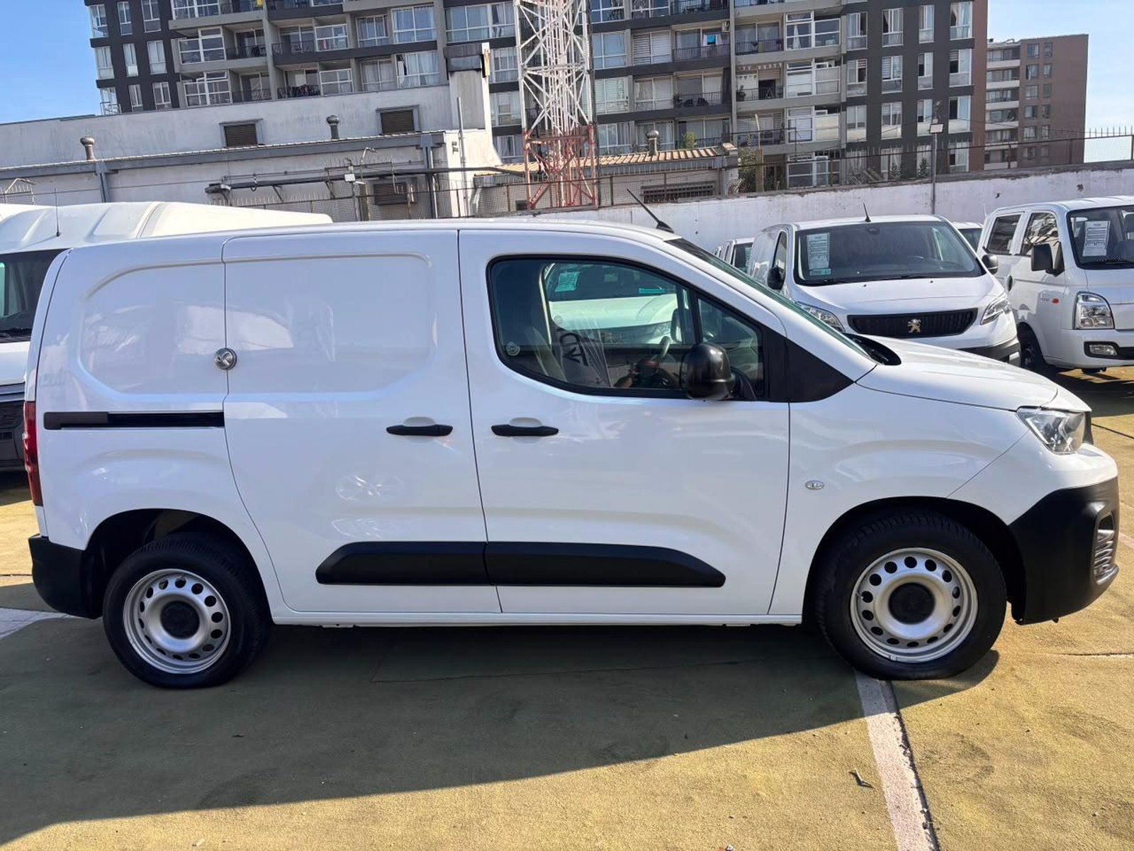Peugeot PARTNER 2021 - Foto 4 de 10