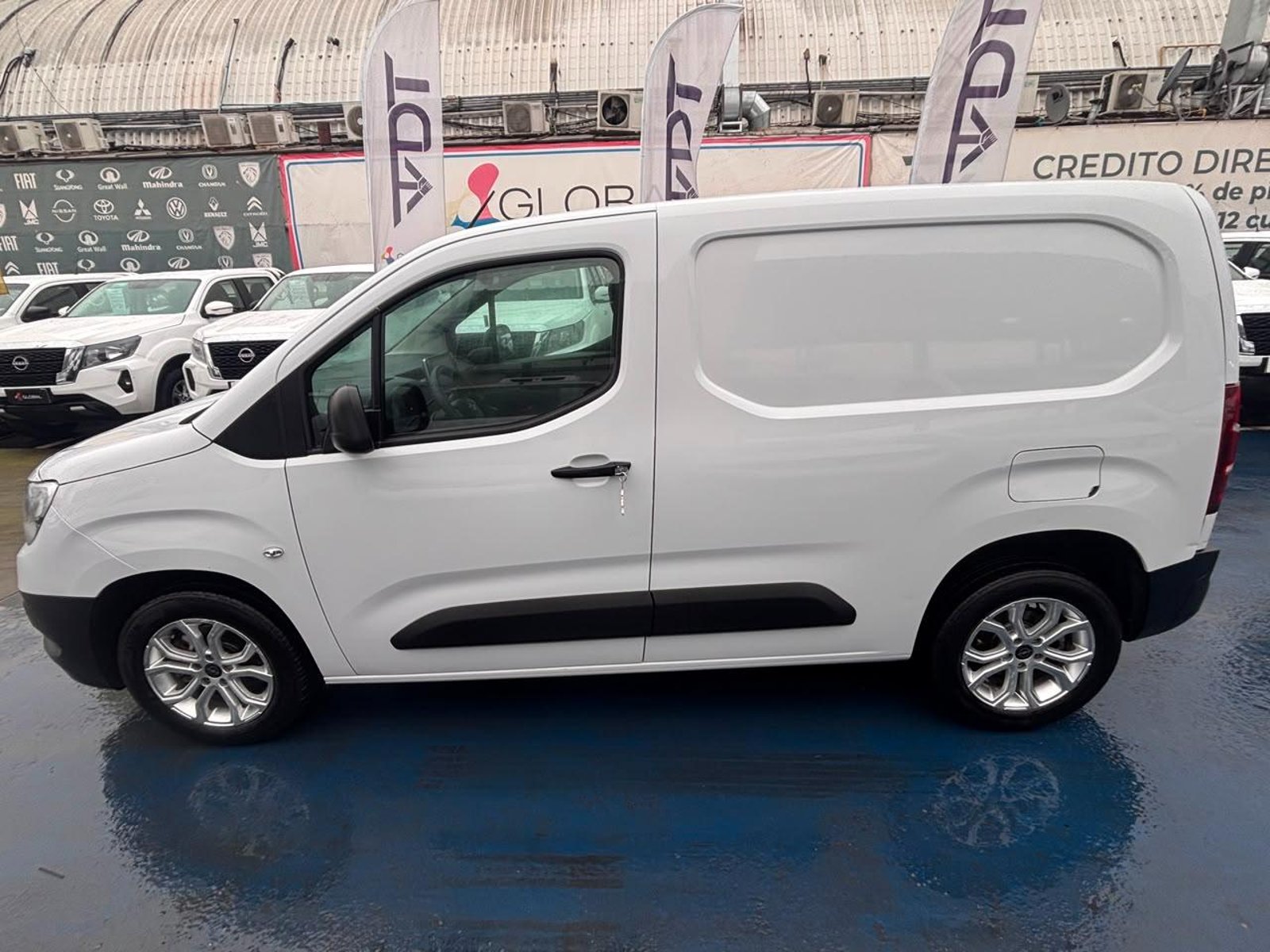 Opel COMBO 2023 - Foto 5 de 10