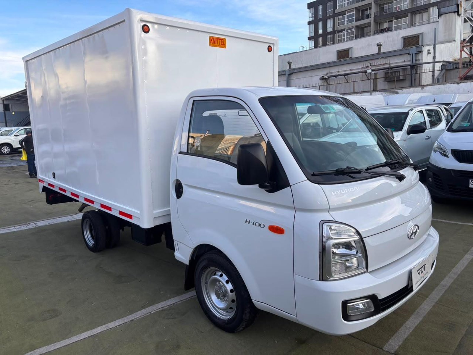 Hyundai PORTER II HI SUPER DOHC 2.5 2023 - Imagen 3 de 10