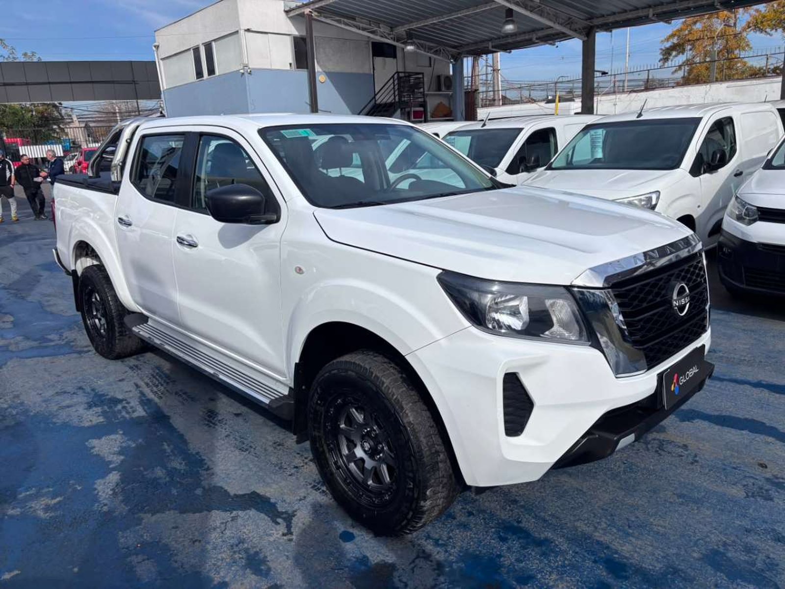 Nissan NAVARA D CAB MT 4X4 2.3 SE 4X4 2023 - Foto 3 de 10