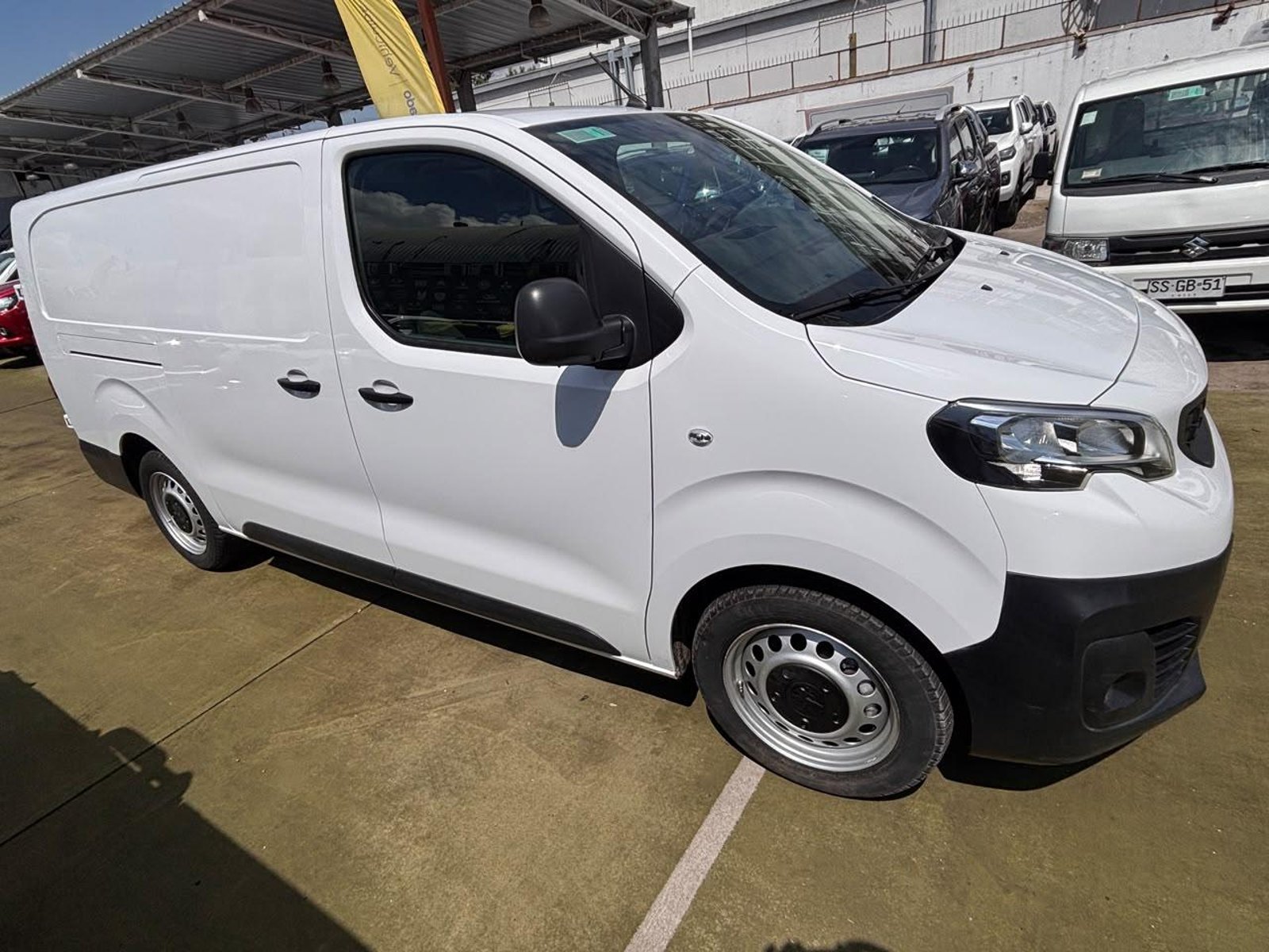 Peugeot EXPERT Premium Long 2.0 HDi 2023 - Foto 5 de 10