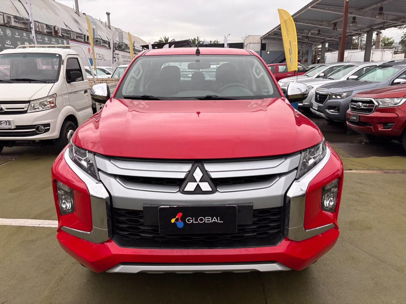 Mitsubishi L200 2.4 KATANA CRT DIESEL DOB. CAB. 4X4 MT 4P 2024 - Foto 2 de 10