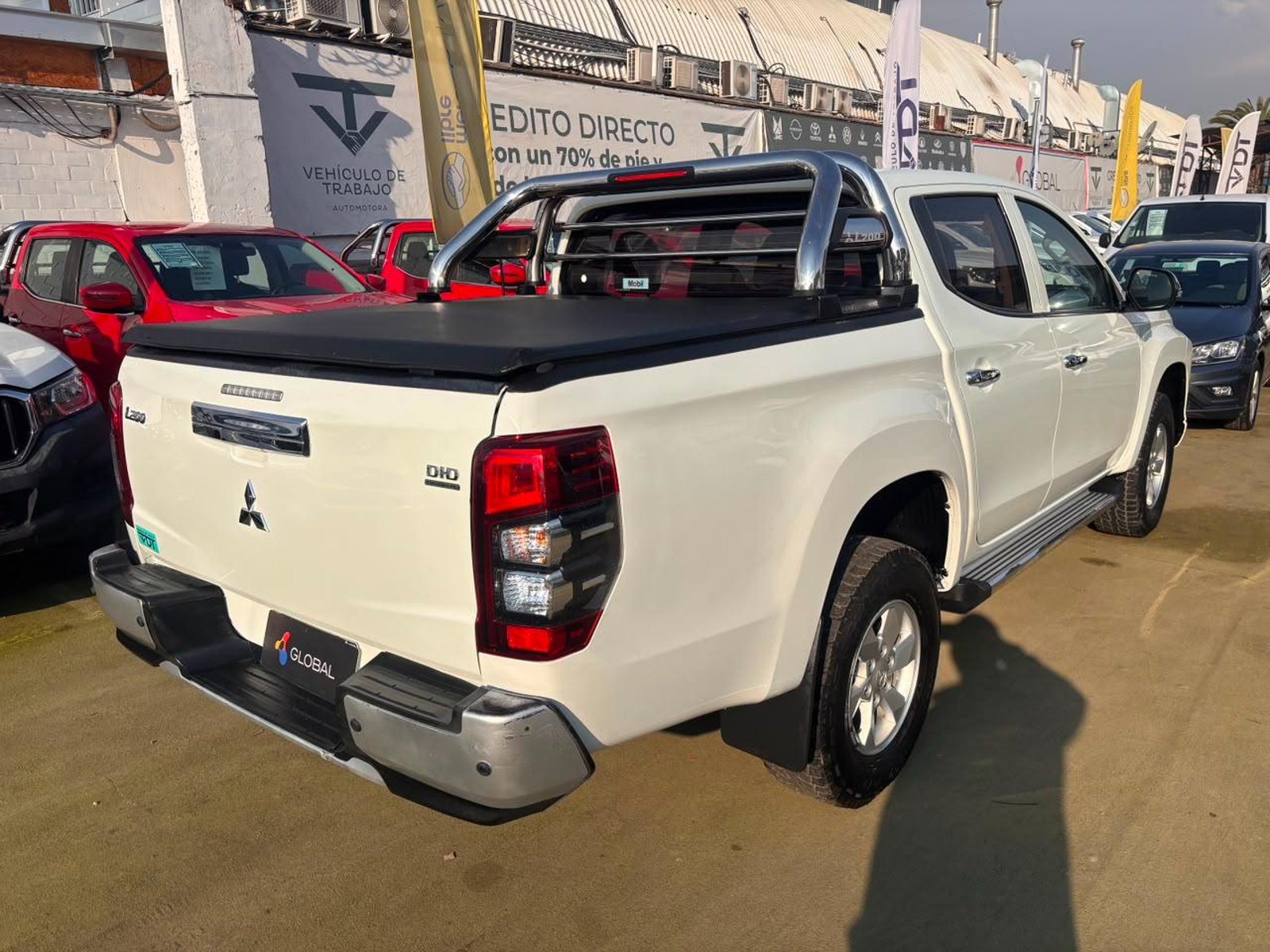 Mitsubishi L200 Katana 2.4 4x2 MT 2021 - Imagen 8 de 10
