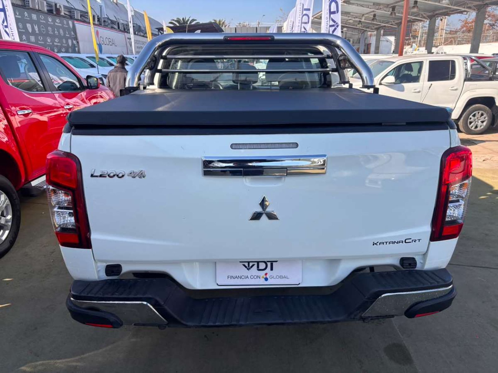 Mitsubishi L200 KATANA CR 2.4 2023 - Imagen 7 de 10