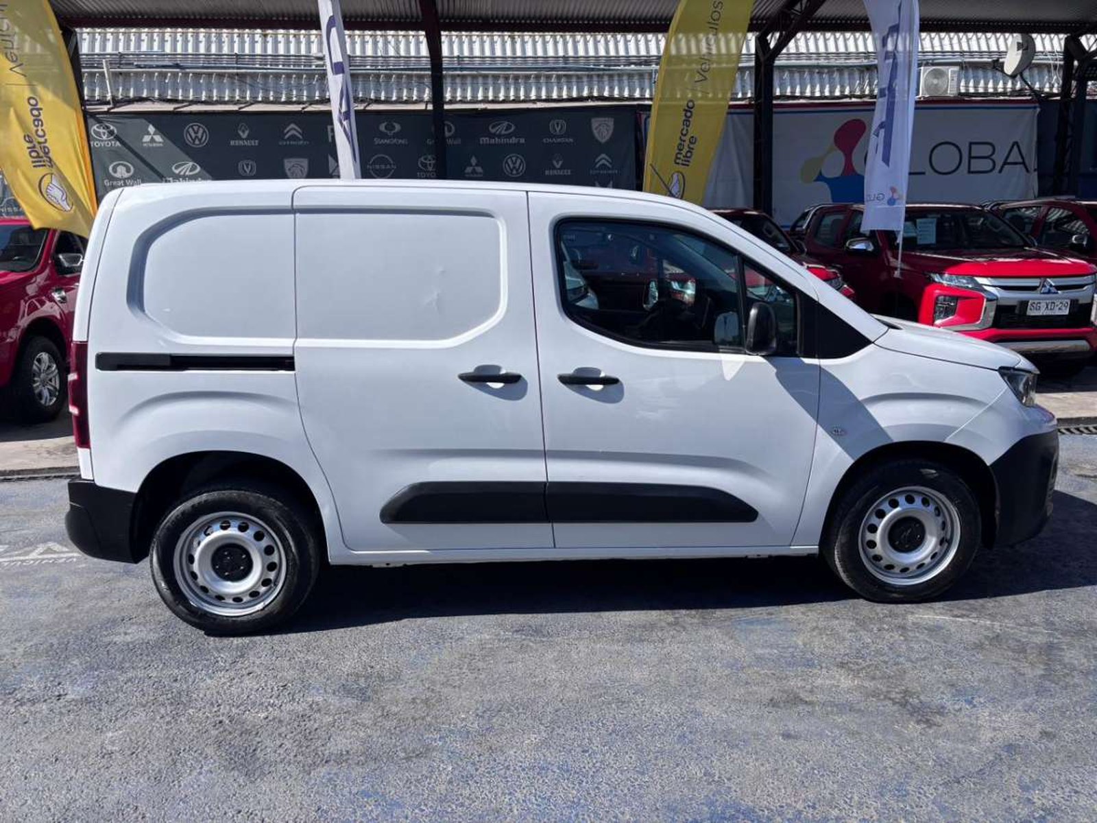 Peugeot PARTNER 2023 - Foto 4 de 10