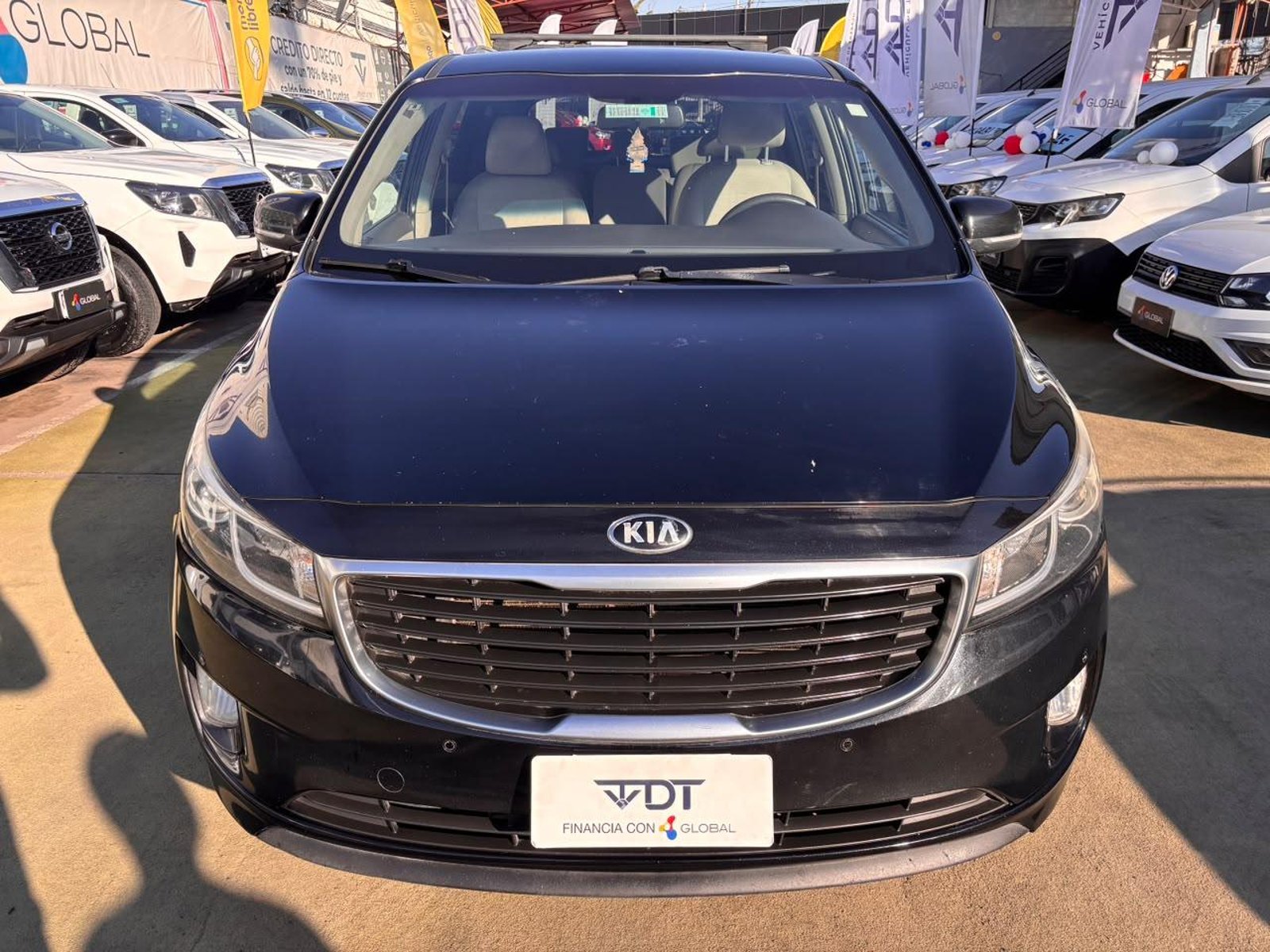 Kia Grand Carnival GLS 3.3 V6 2015 - Foto 2 de 10