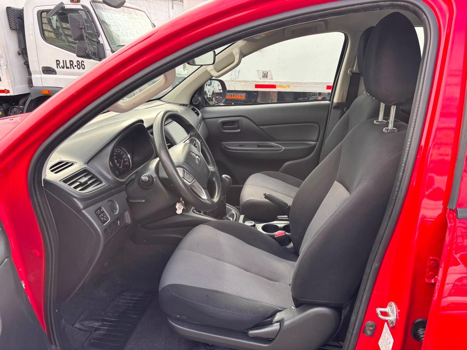 Mitsubishi L200 2023 - Imagen 10 de 10