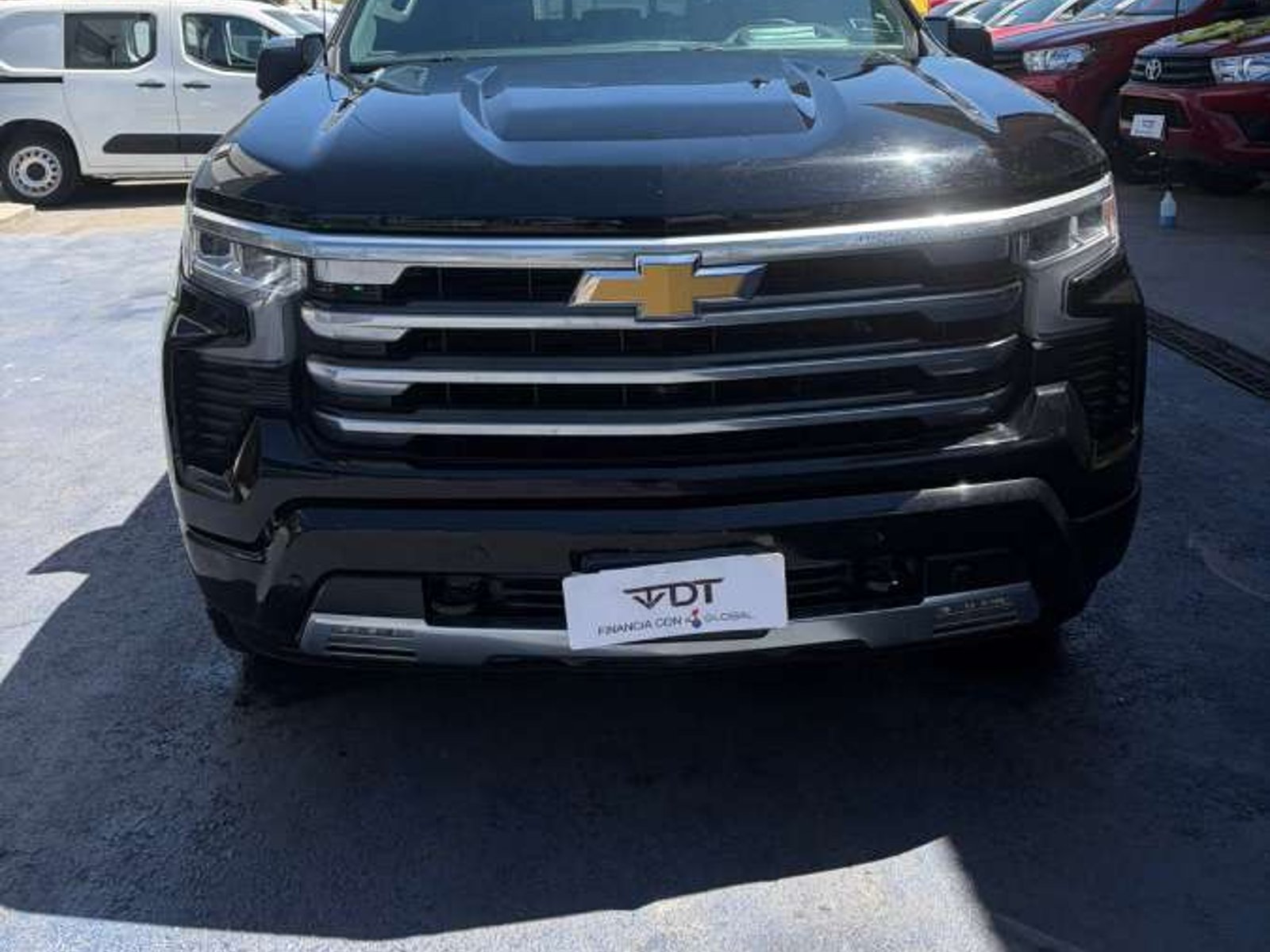 Chevrolet SILVERADO 4X4 3.0L AUT 2023 - Foto 2 de 10