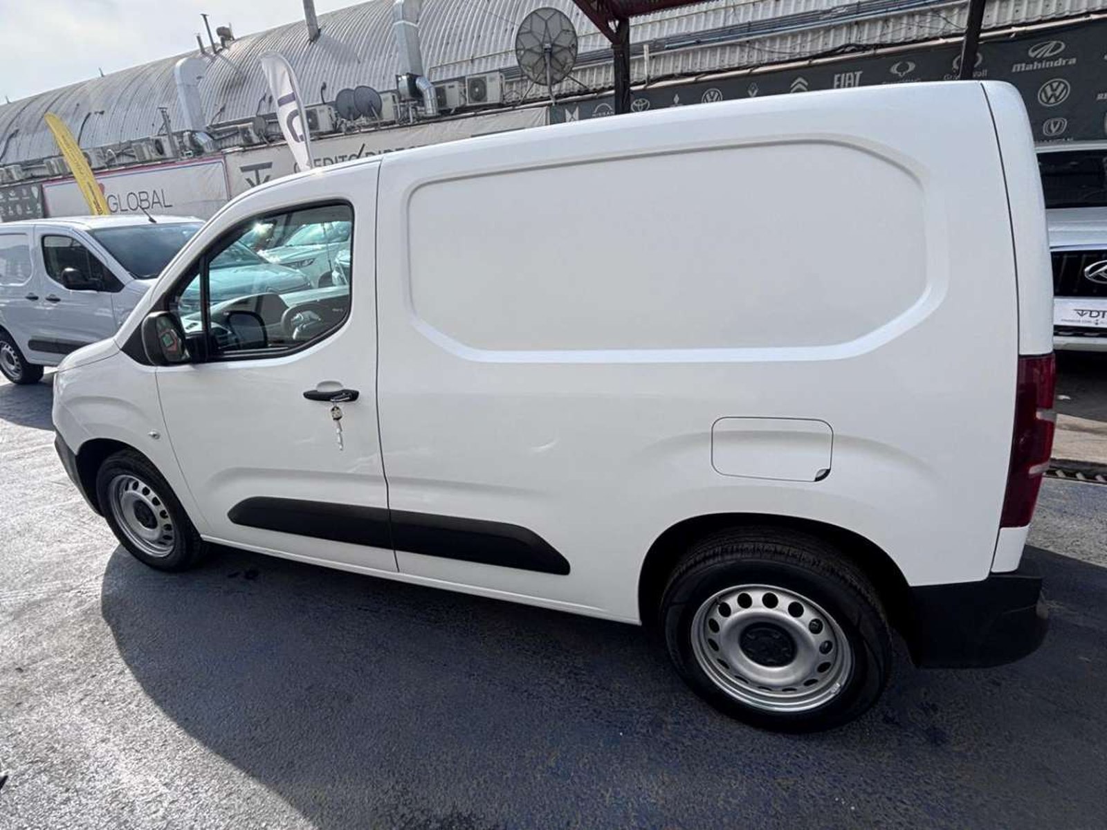 Peugeot PARTNER HDI 92 L1 1.6 2022 - Foto 4 de 10