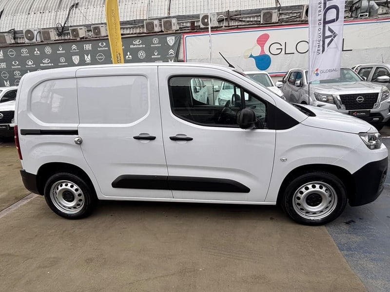 Citroën BERLINGO K9 1.6 2023 - Imagen 4 de 10
