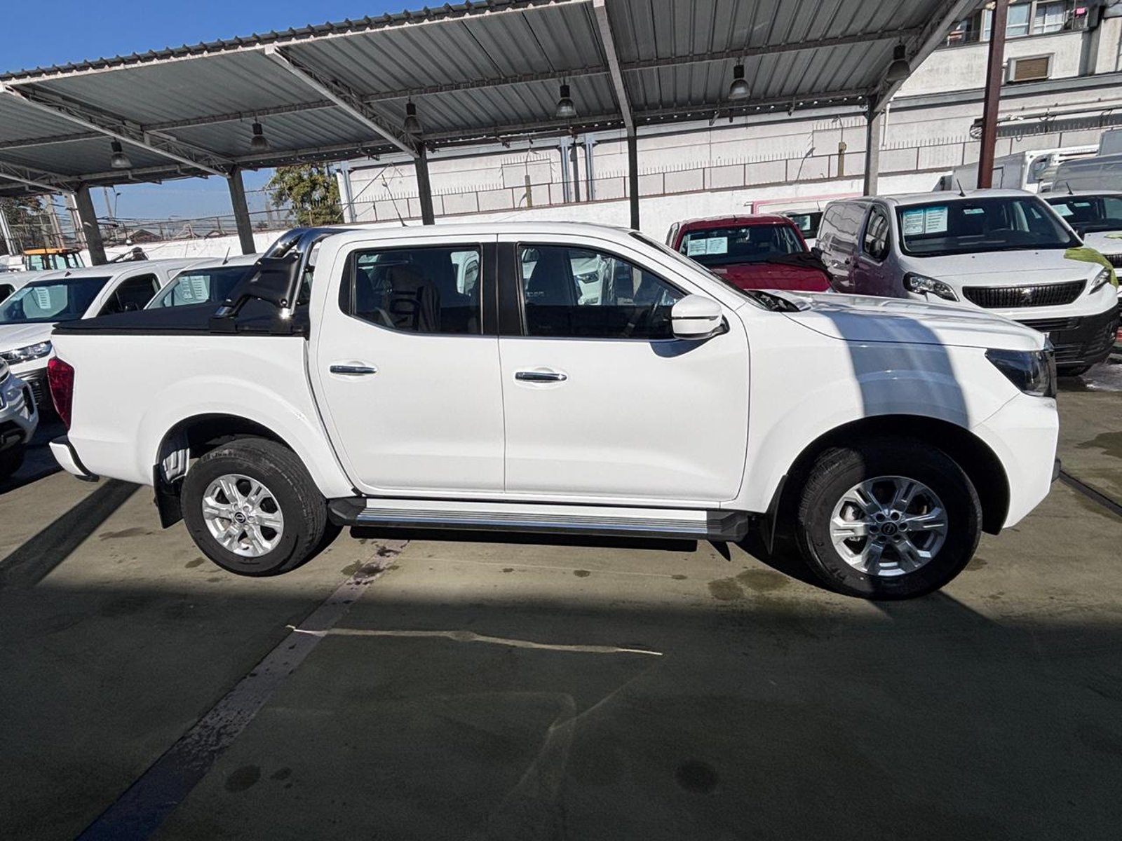 Nissan NAVARA XE 4X2 2.3 DIESEL 2023 - Foto 4 de 10