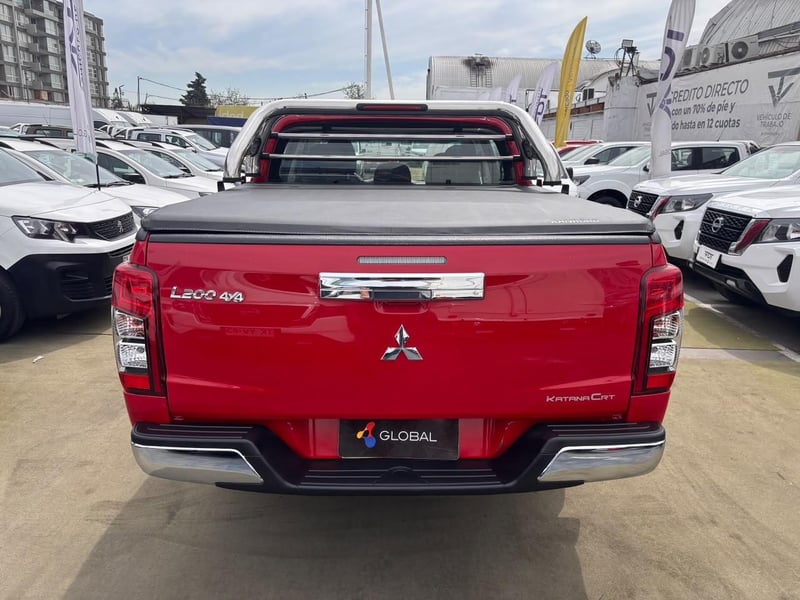 Mitsubishi L200 Katana 2.4 4x4 MT 2022 - Imagen 7 de 10