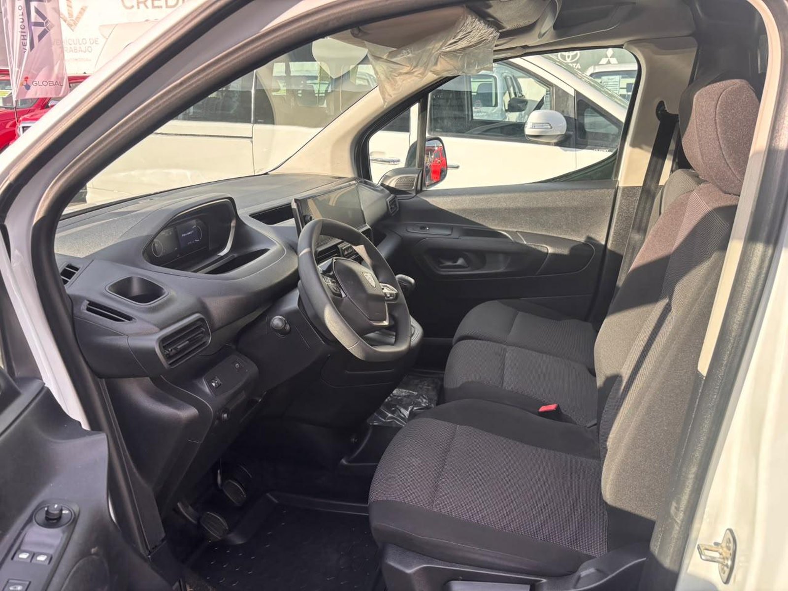 Peugeot PARTNER L1 1.5 BlueHDi 2025 - Imagen 10 de 10