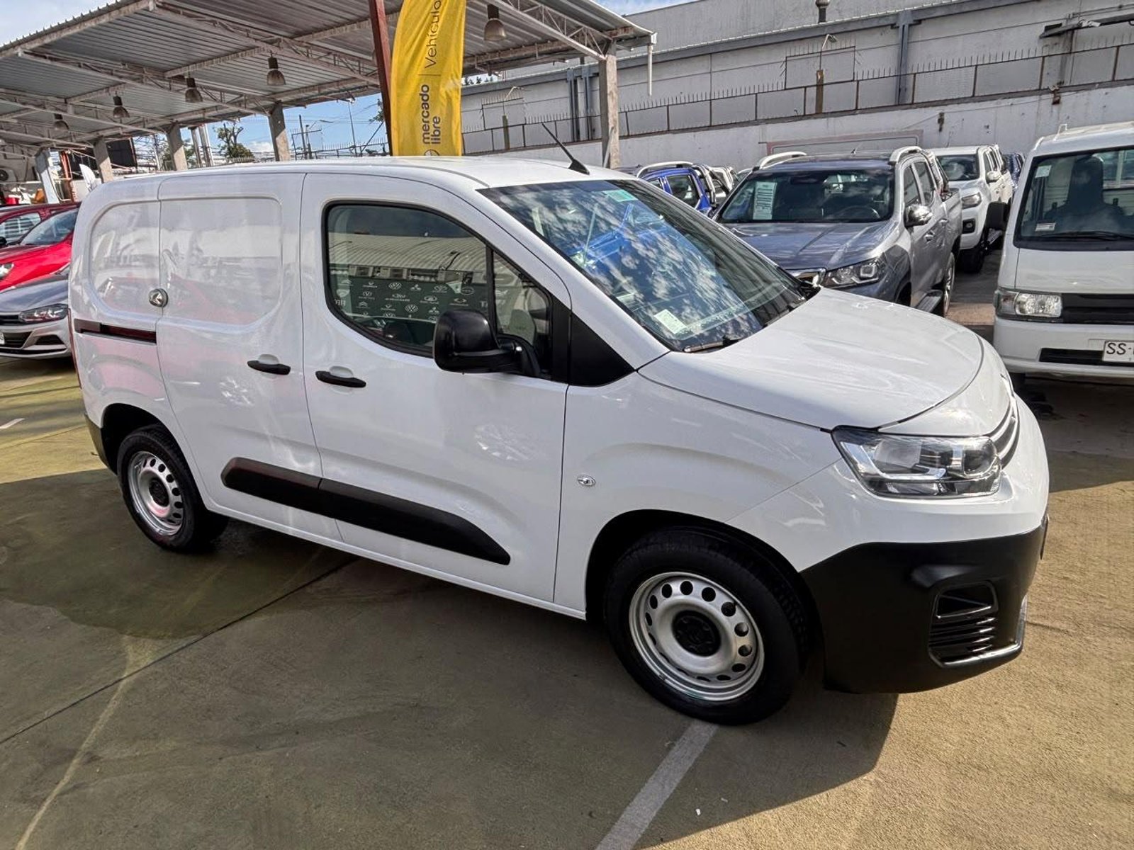 Citroën Berlingo 2023 - Foto 5 de 10
