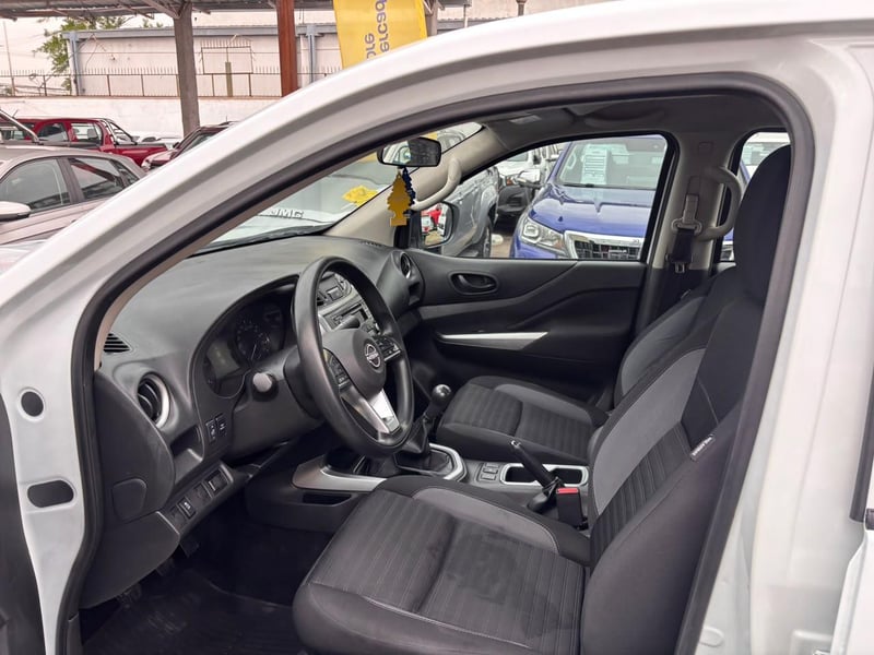 Nissan NAVARA D CAB 2.3 xe 4x2 2024 - Imagen 10 de 10