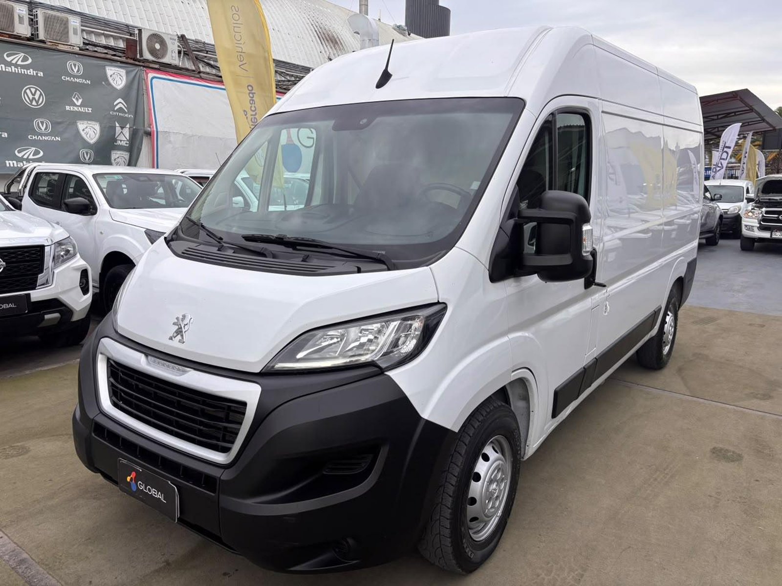 Peugeot Boxer L2H2 2.0 Diesel 2023 - Foto 3 de 10