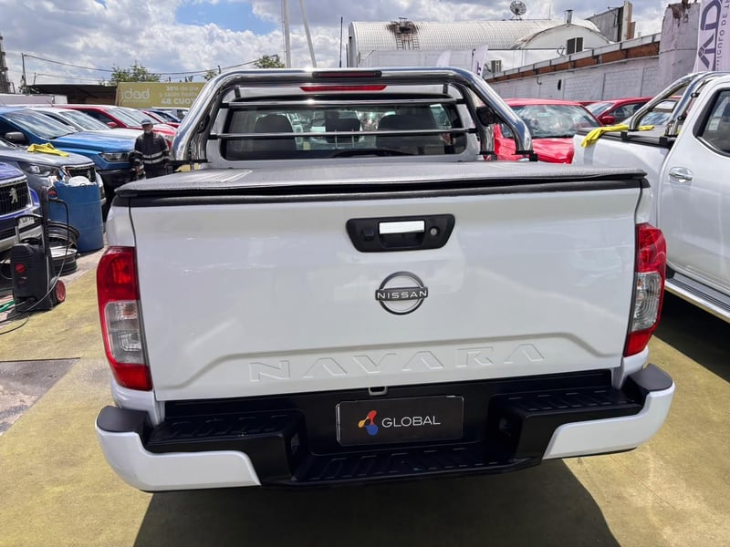 Nissan NAVARA XE 4X2 2.3 DIESEL 2023 - Imagen 7 de 10
