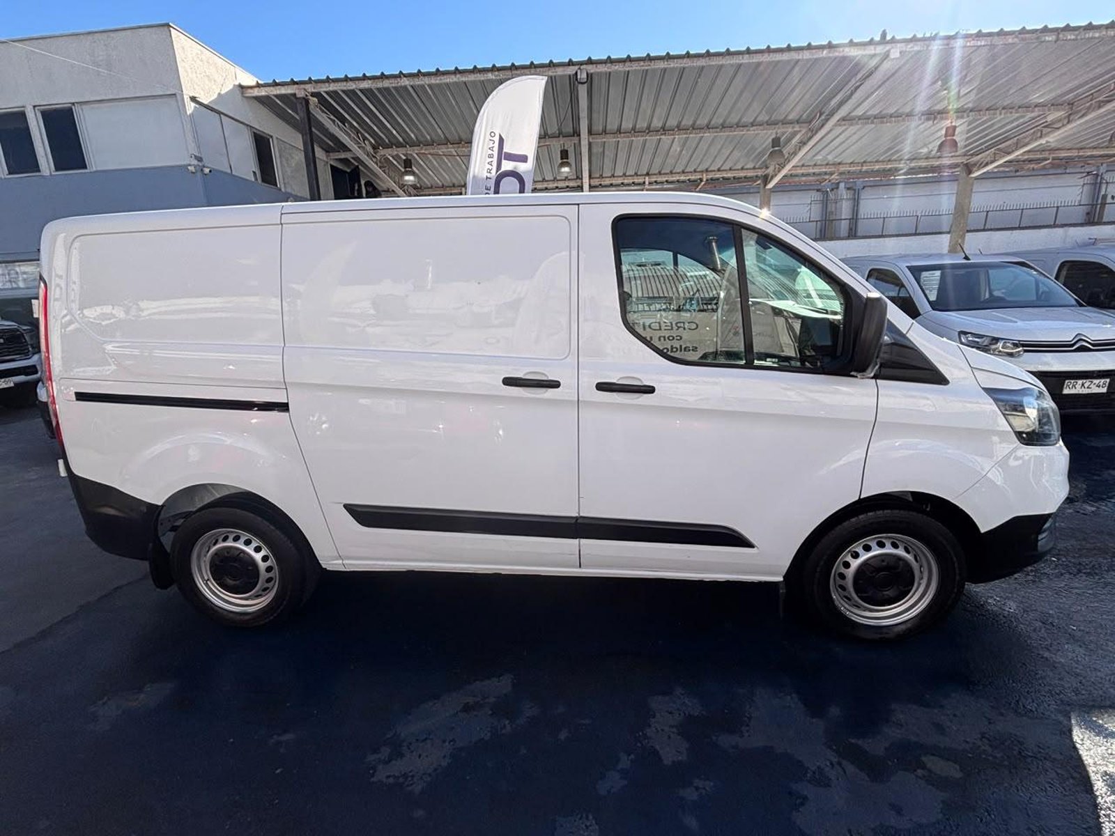 Ford TRANSIT Custom 2.0 EcoBlue Furgón Medio 2024 - Foto 5 de 10