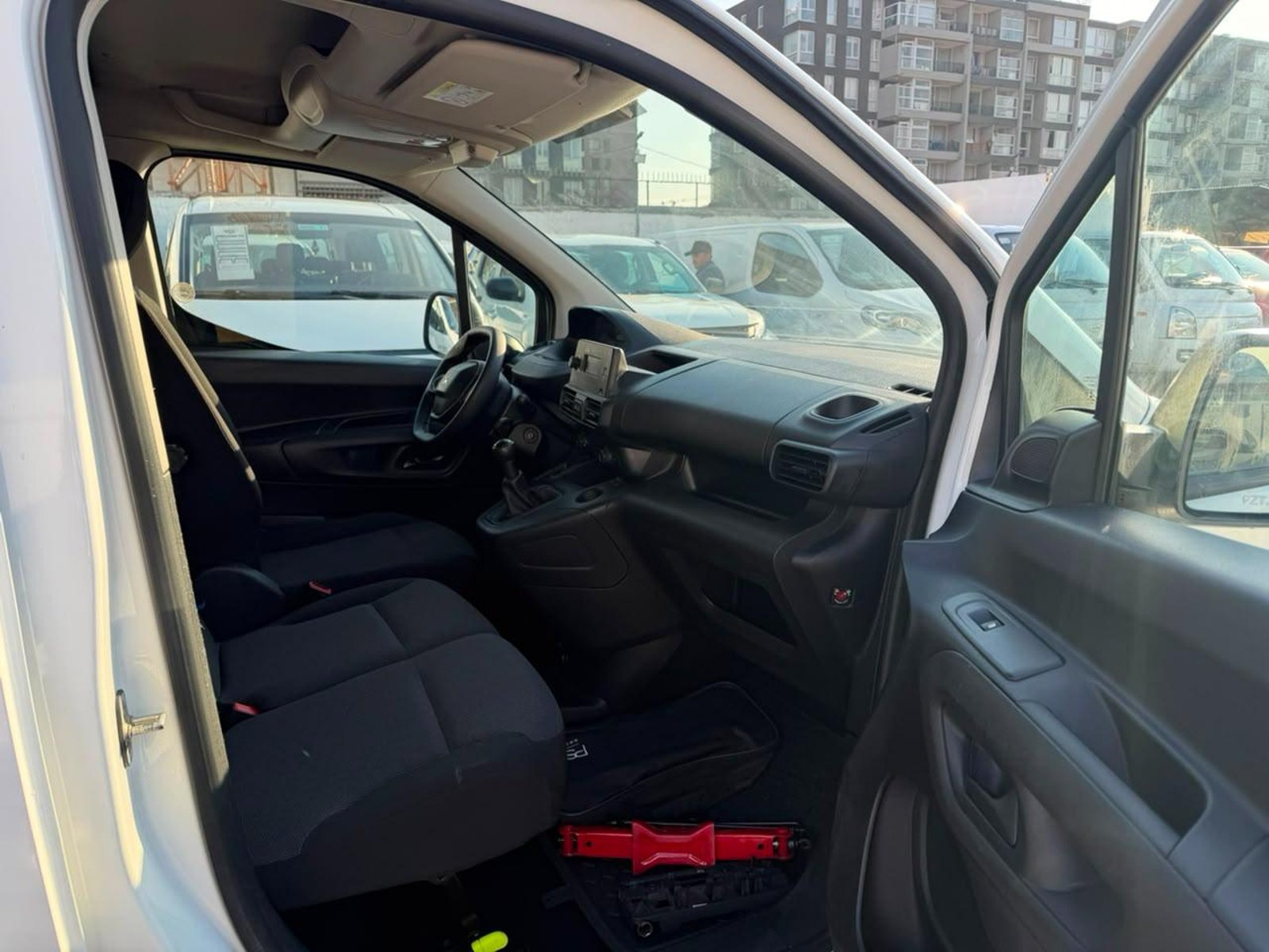 Peugeot PARTNER HDI 92 L1 1.6 2021 - Imagen 10 de 10