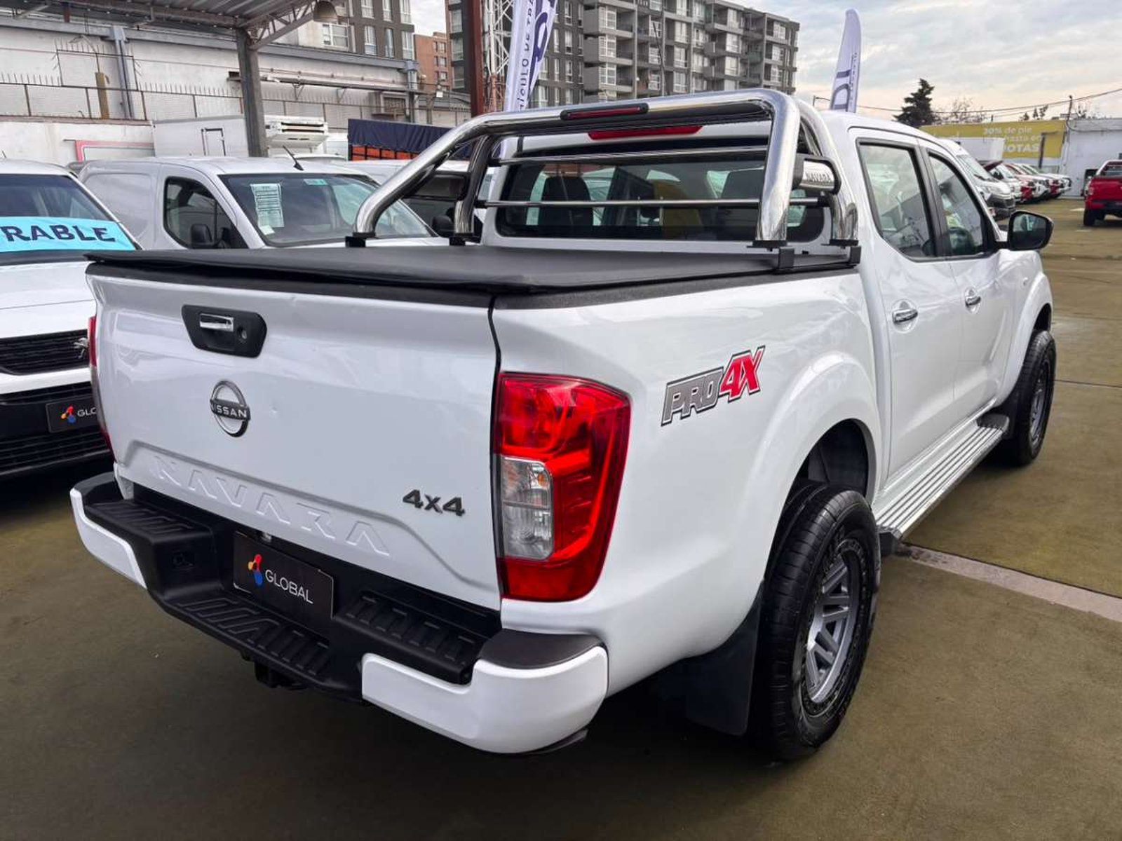 Nissan NAVARA SE 4X4 2.3 2023 - Imagen 8 de 10