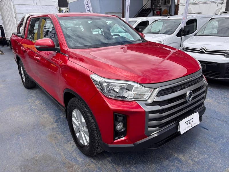 SsangYong Grand Musso GLX 2.2L 4X4 6MT 2024 - Imagen 3 de 10