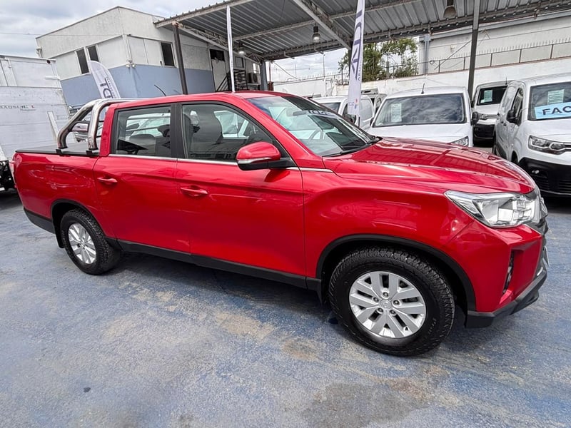 SsangYong Grand Musso GLX 2.2L 4X4 6MT 2024 - Imagen 4 de 10