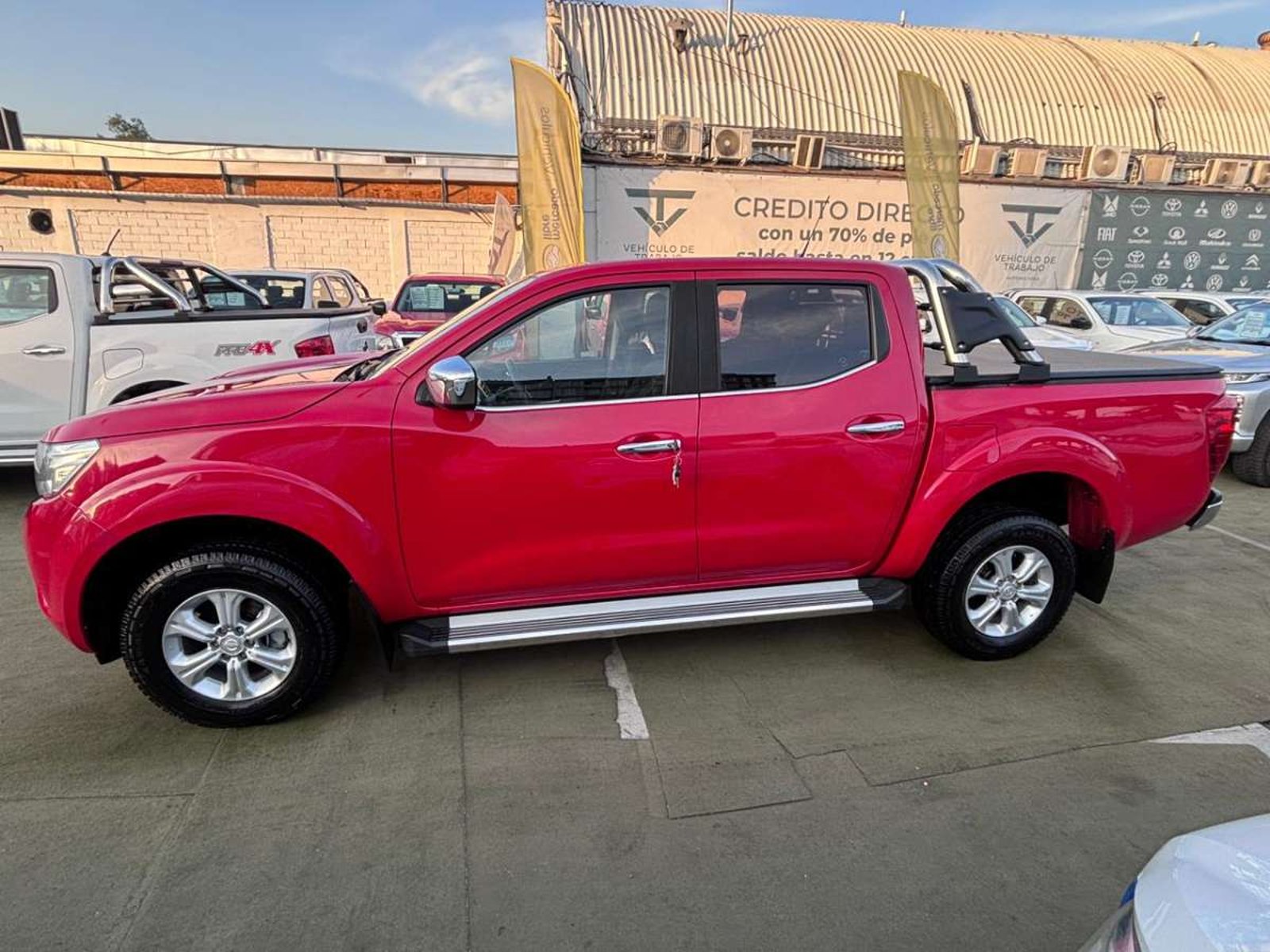 Nissan NP300 DCAB 2.3 2021 - Foto 5 de 10