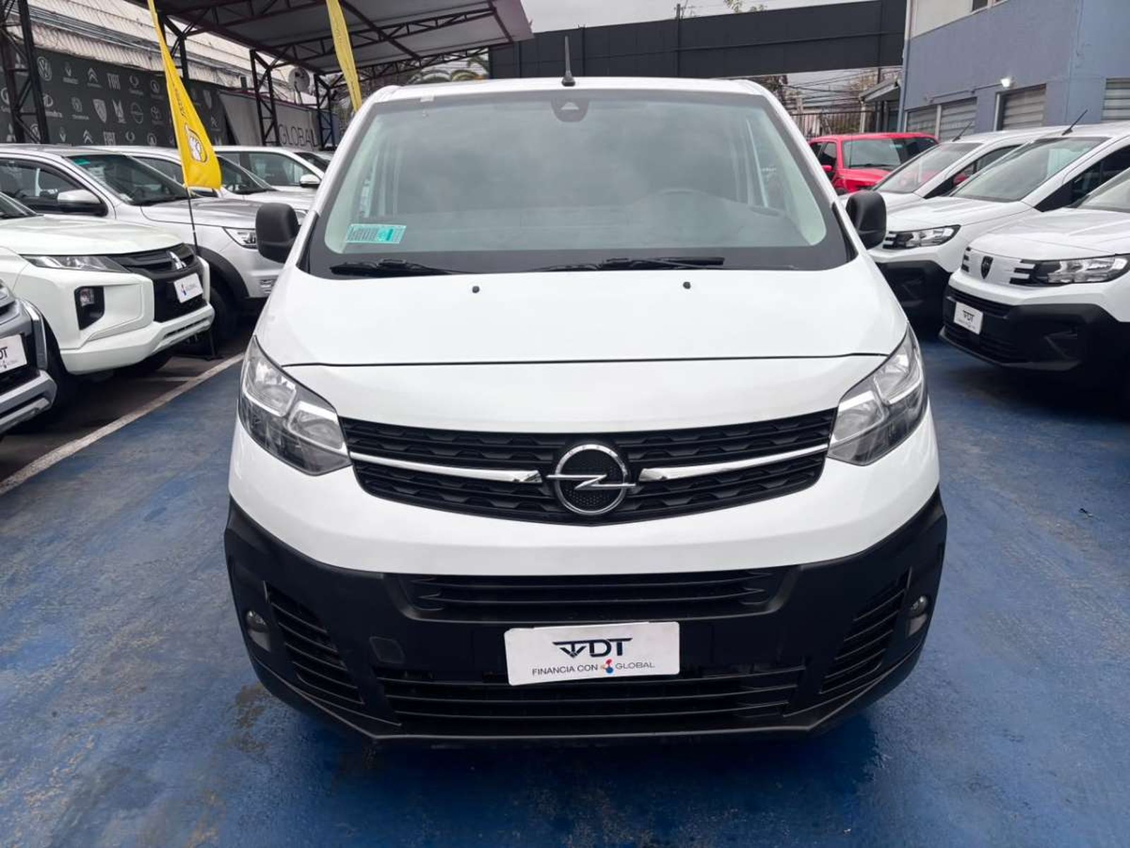 Opel VIVARO HDI 145 2.0 2024 - Foto 2 de 10