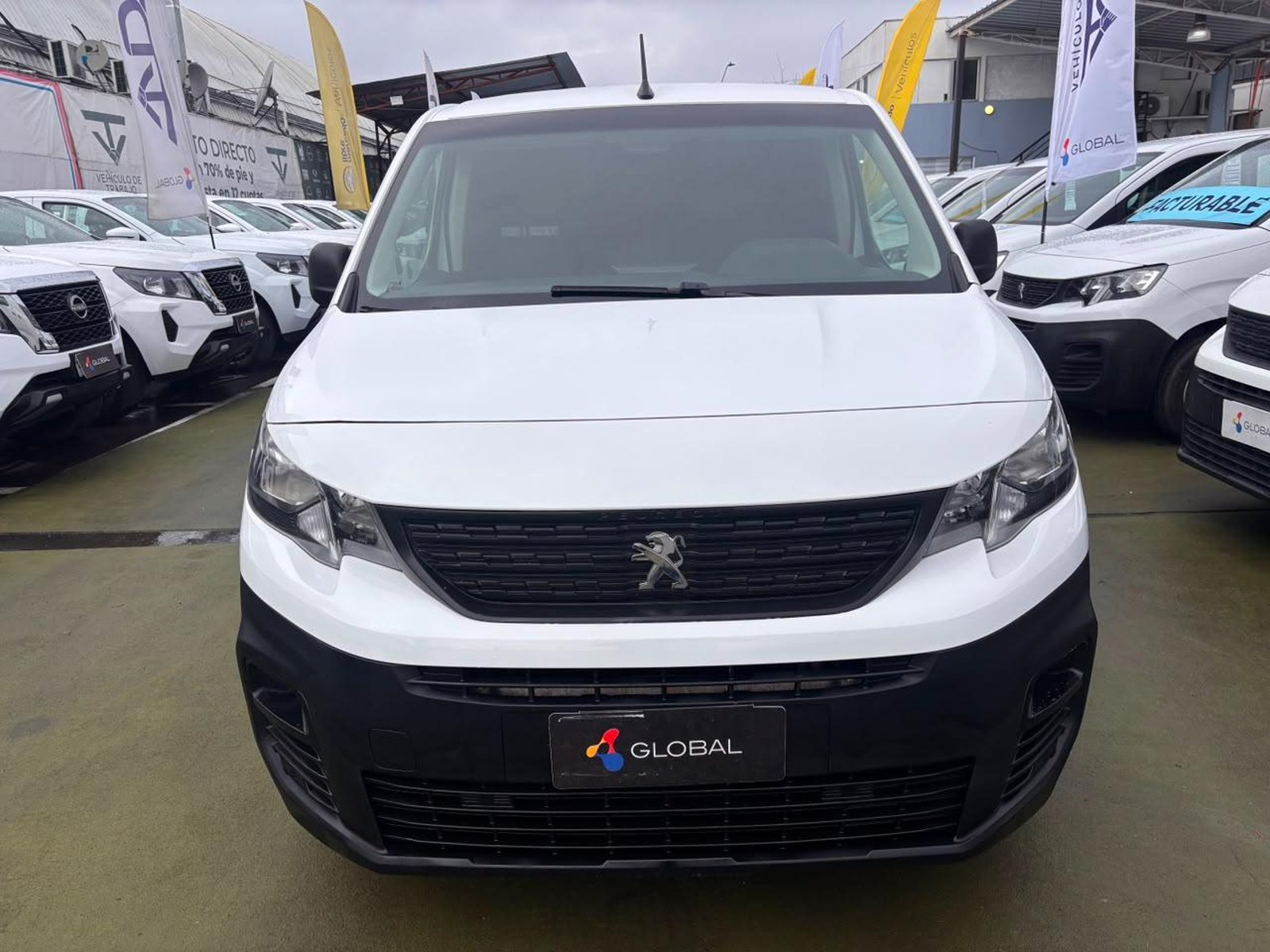 Peugeot PARTNER 2021 - Foto 2 de 10
