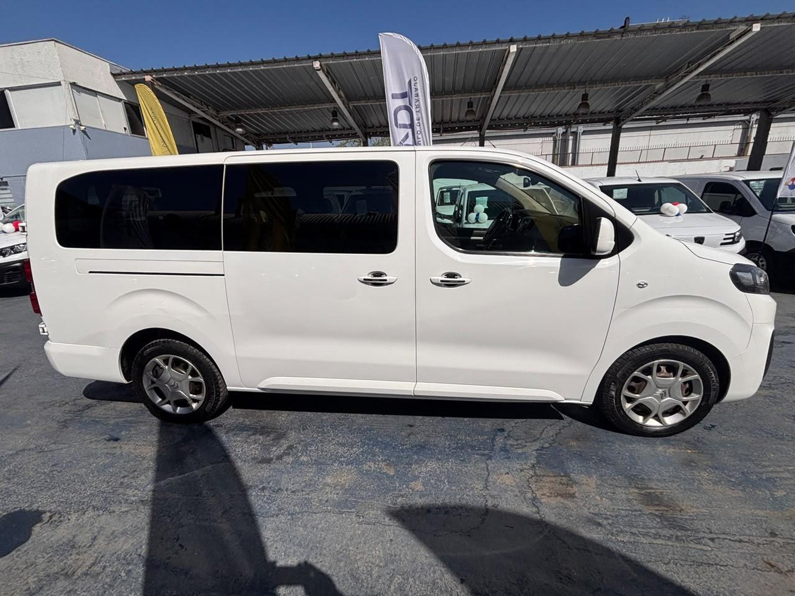 Citroën SpaceTourer Business Standard 2.0 BlueHDi 2020 - Foto 4 de 10
