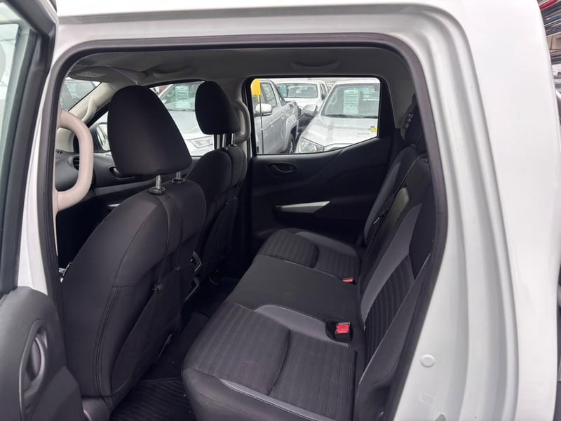 Nissan NAVARA D CAB 2.3 xe 4x2 2024 - Imagen 9 de 10