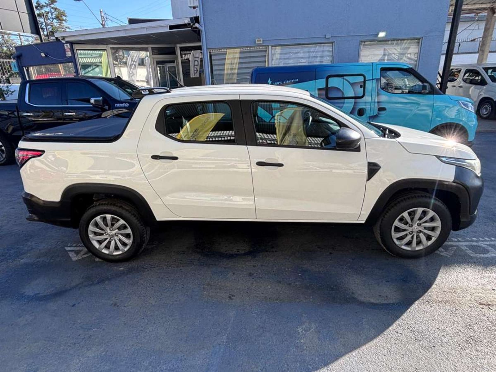 RAM 700SLT 2023 - Foto 4 de 10