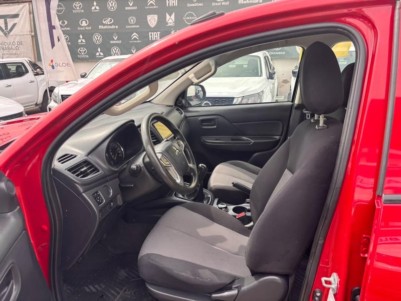 Mitsubishi L200 Katana 2.4 4x4 MT 2022 - Imagen 10 de 10