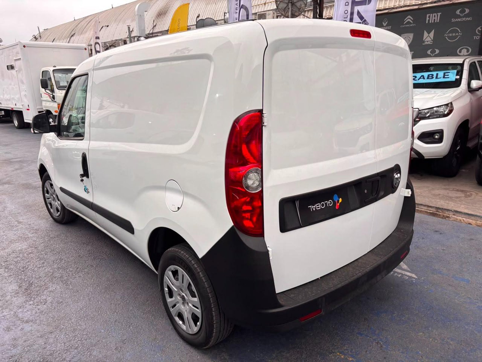 RAM VAN 1000 2022 - Imagen 6 de 10
